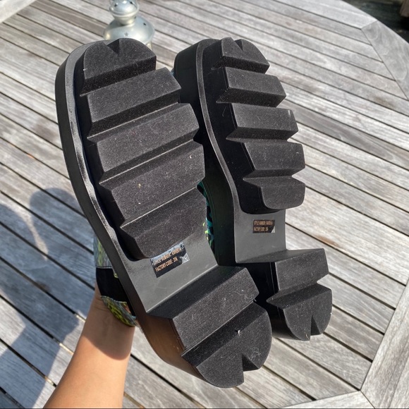 π ANIMAL PRINT MULTI BLACK CHUNKY BOOTIES! - Picture 5 of 10